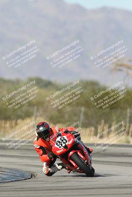 media/Dec-01-2025-Moto Forza (Mon) [[2daa91e15f]]/1-Advanced Group/Session 3 (Turn 3)/